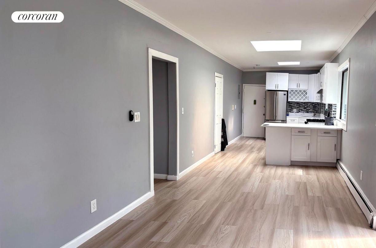 Foto principal - 1213-1215 E 95th St