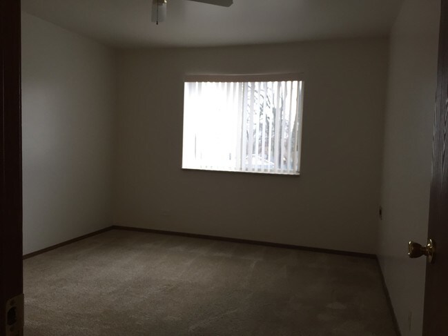Foto del edificio - 754 N Pioneer Rd