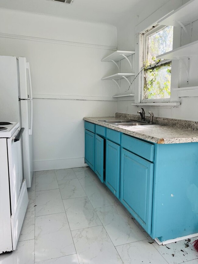 Photo - fjp1108-1112 Apartment