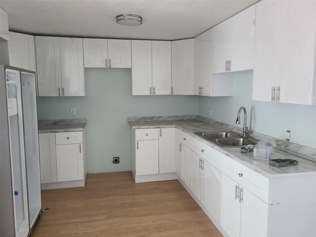 Foto del edificio - 1910 NW 60th Ave