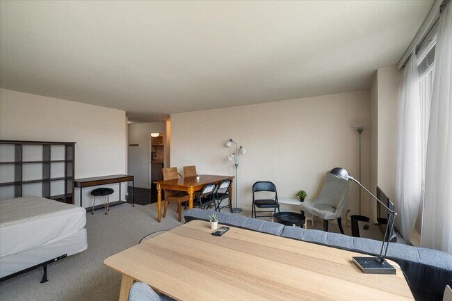 Foto del edificio - 1516 Hinman Ave