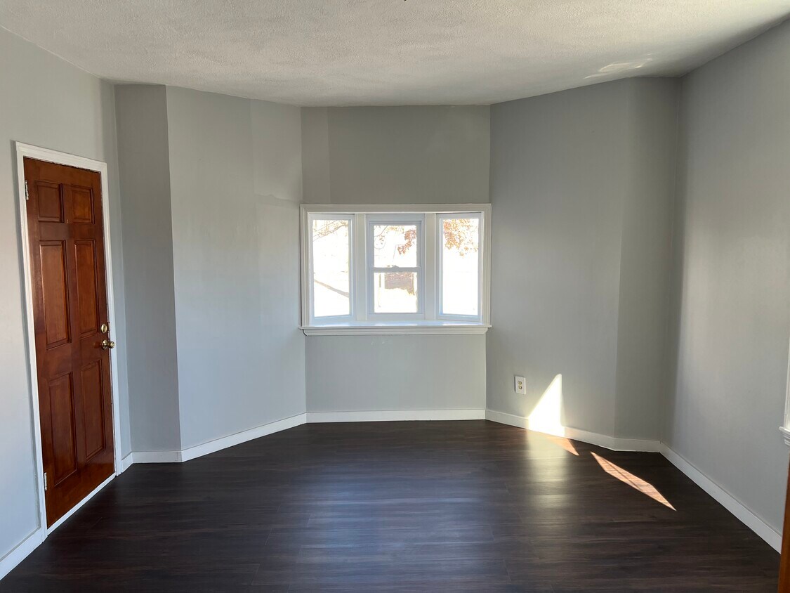Living room - 730 Summer St