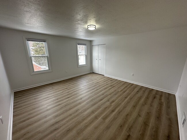 Living room - 764 Mill St