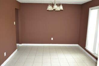 Building Photo - 10538 Long River Dr