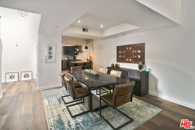Foto del edificio - 410 S Barrington Ave