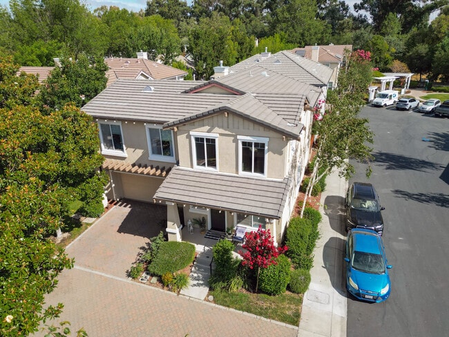Building Photo - 5884 Cedarwood Cmn