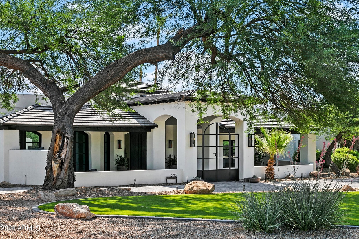 Primary Photo - 6732 E San Juan Ave