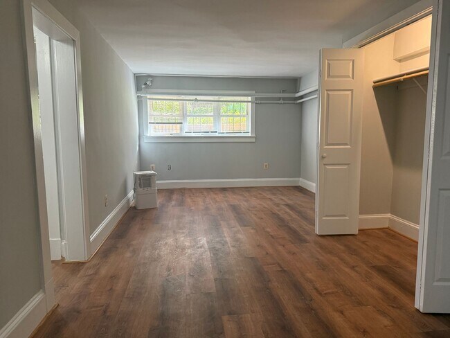 Foto del edificio - 3026 Porter St NW