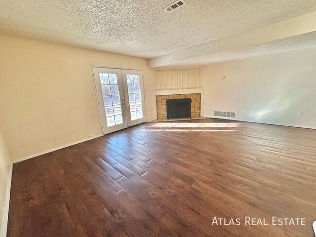 Foto del edificio - 1075 Holli Springs Ln
