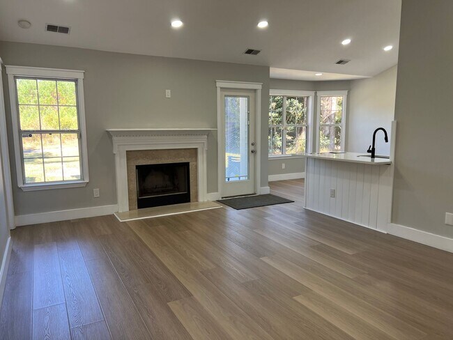 Building Photo - Remodeled Home with Excellent Location and...