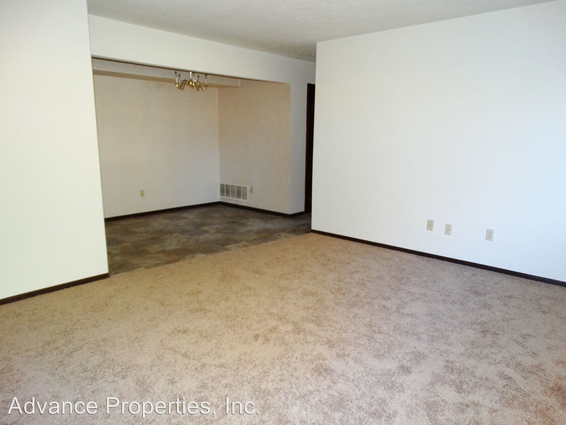 Primary Photo - 812 W 53rd St