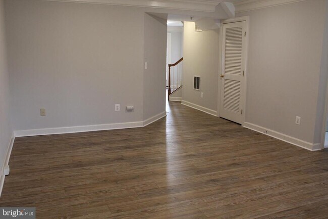 Building Photo - 12756 Heron Ridge Dr