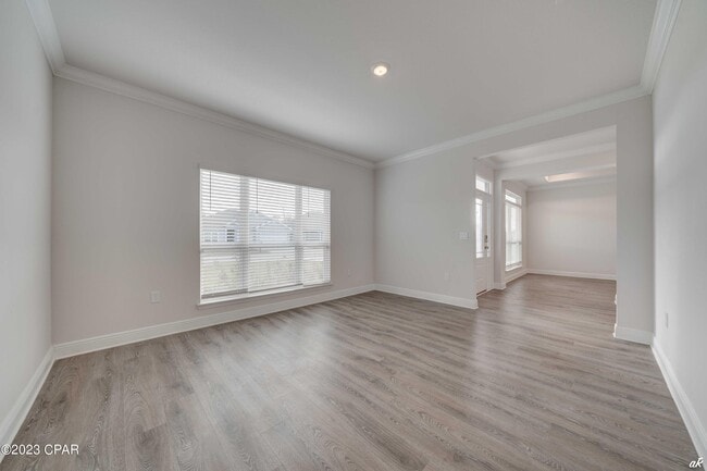 Building Photo - 204 Martingale Lp