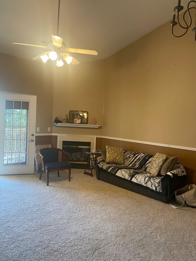 Primary Photo - 3832 Thornhill Cir