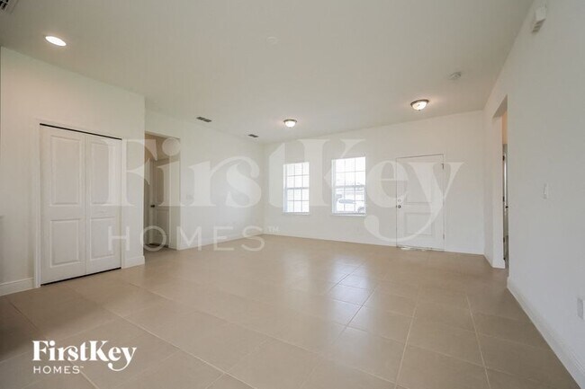 Building Photo - 318 W Aster Ct