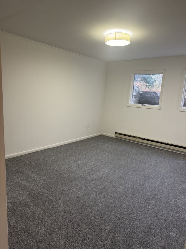 Building Photo - 24 Lake Wallkill Rd