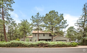 Building Photo - 2115 N Fox Hill Rd