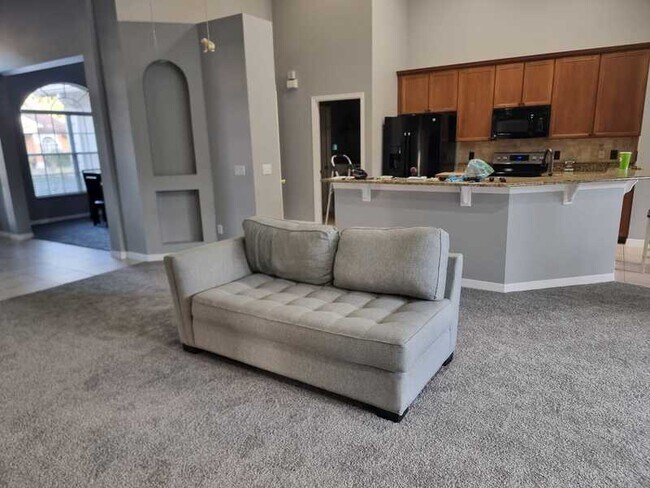 Foto del edificio - 909 Arbormoor Pl