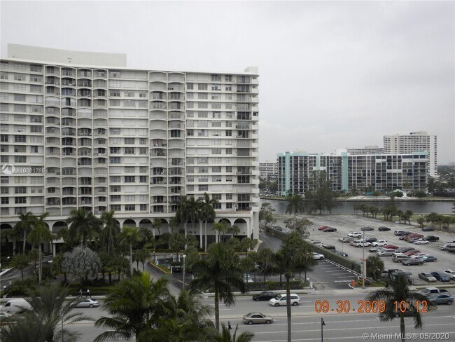 Building Photo - 3801 S Ocean Dr