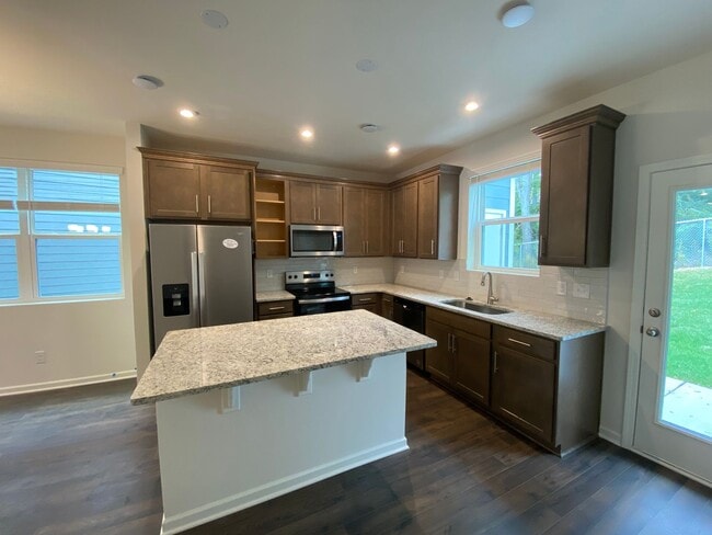 Foto del edificio - Brand New End Unit in Tulip Hills