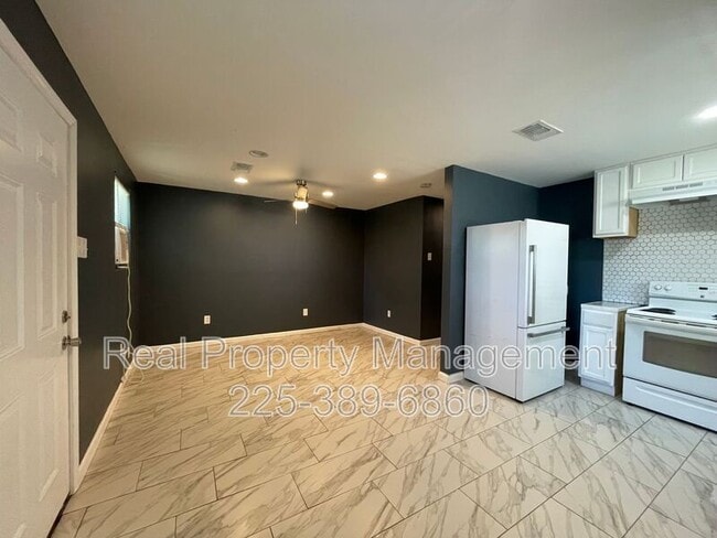 Photo - 1935 Fairchild St Apartment