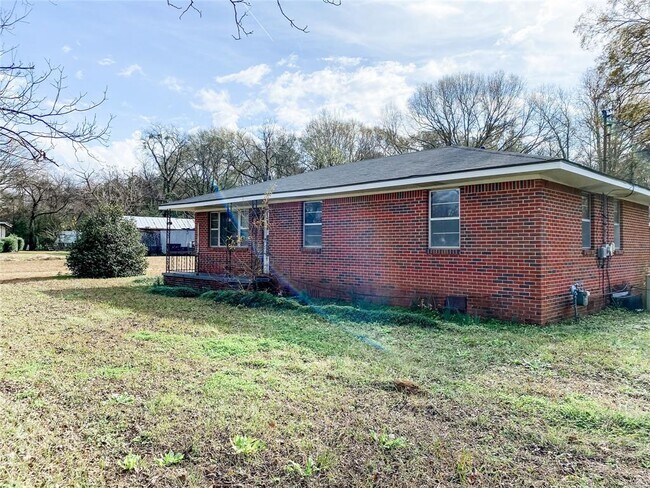 Building Photo - 5015 Washington Ferry Rd