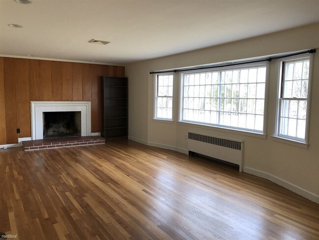 Building Photo - 2 br, 2 bath House - 10 Barncroft Rd
