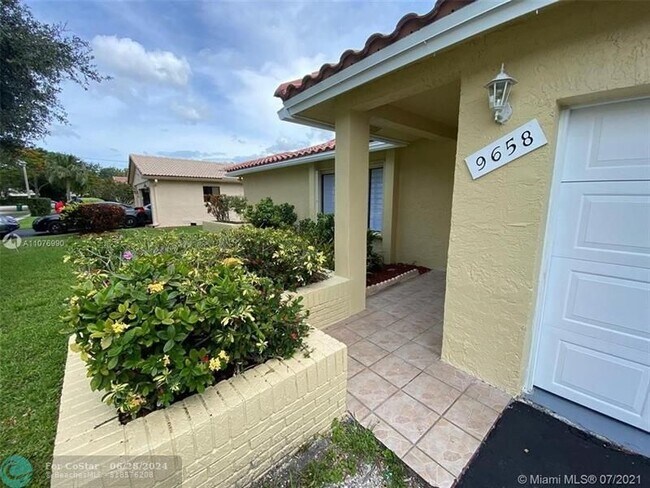 Foto del edificio - 9658 NW 28th Ct