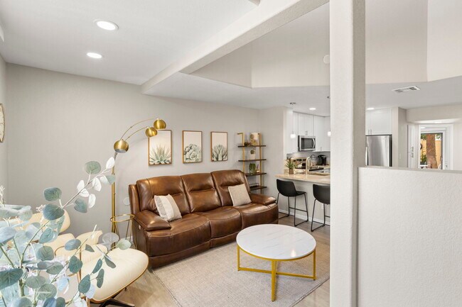 Foto del edificio - 1025 E Highland Ave