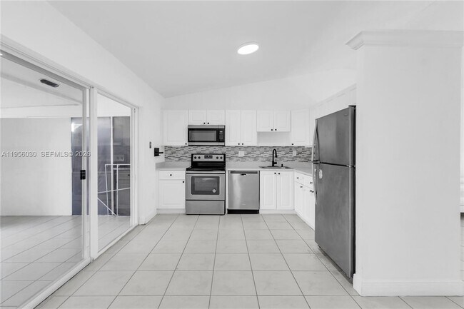 Foto del edificio - 7197 SW 152nd Pl