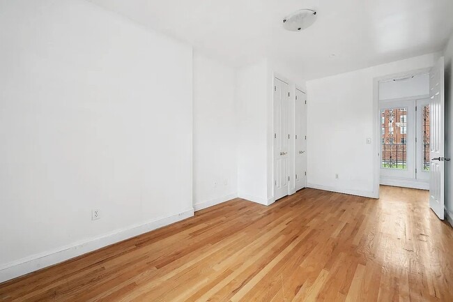 Foto del edificio - 2294 Frederick Douglass Blvd