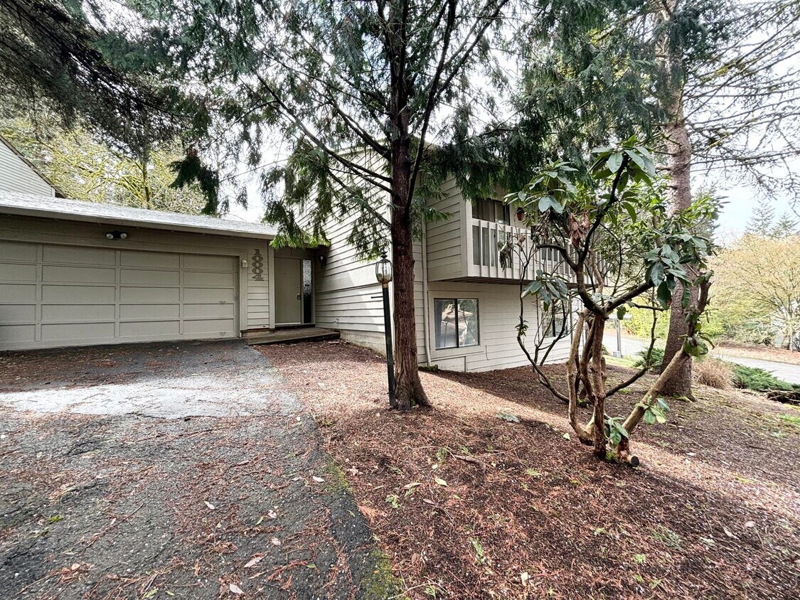 Primary Photo - Cute 3 Bedroom Home in Portland!
