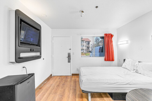 Foto del edificio - 750 Raintree Dr