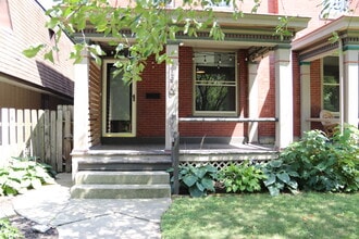 Building Photo - 1370 Forsythe Ave