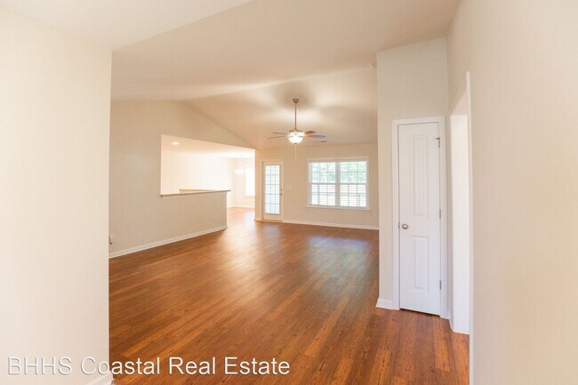 Building Photo - 3 br, 2 bath House - 1321 Mandarin Dr.