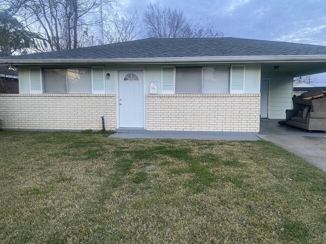 Foto del edificio - 1825 Buccola Ave