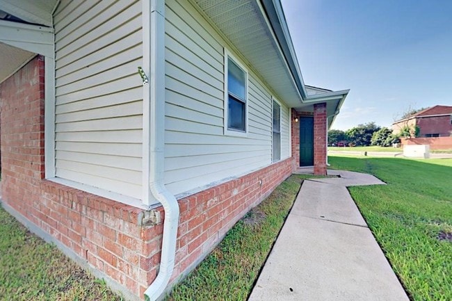 Building Photo - 3239 Kelling St