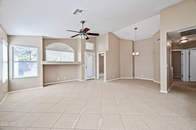 Building Photo - 7658 E Obispo Ave