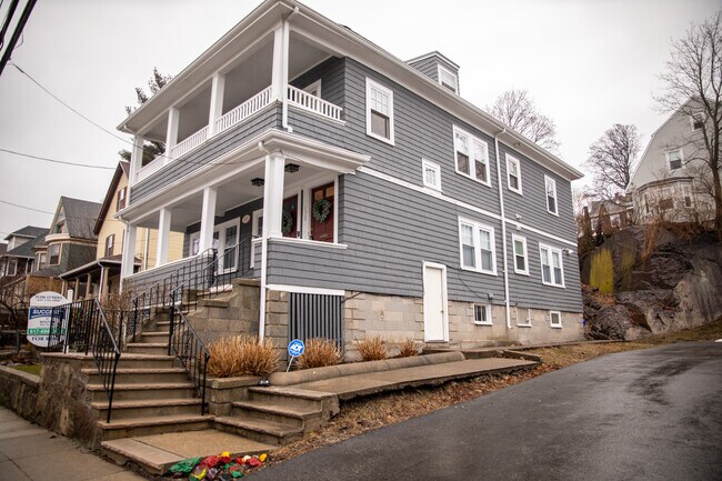 Foto del edificio - 170 Savin Hill Ave