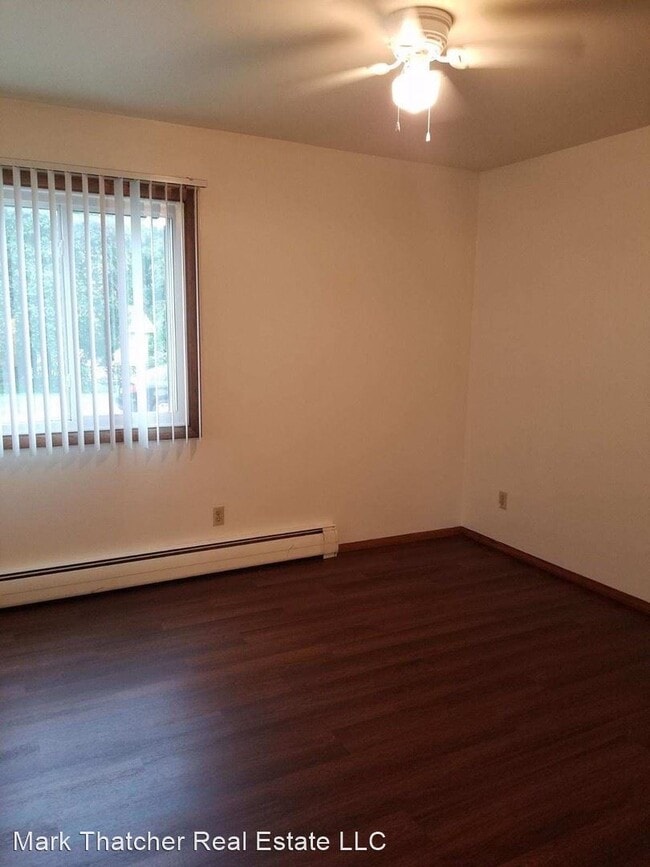 2738 E Bolivar Ave, Saint Francis, WI 53235 Room for Rent in Saint