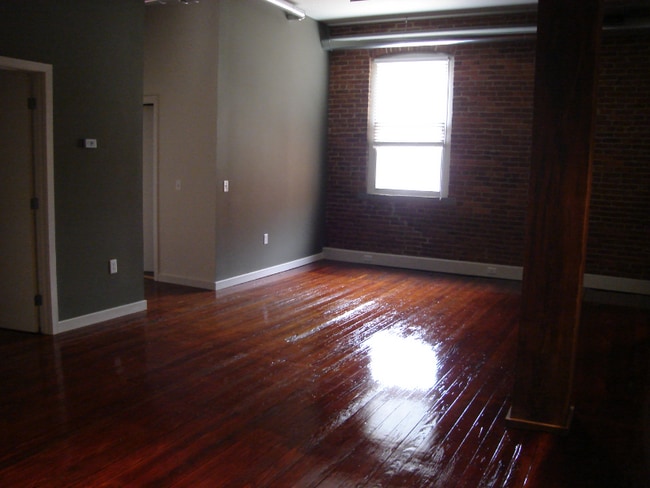 Building Photo - 425 N Prince St