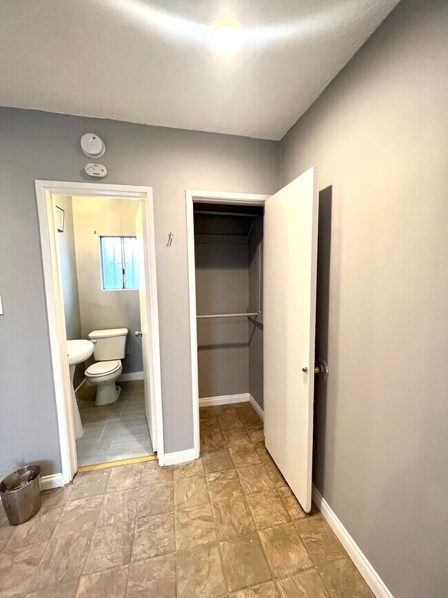 Foto del edificio - 11102 Bonwood Rd