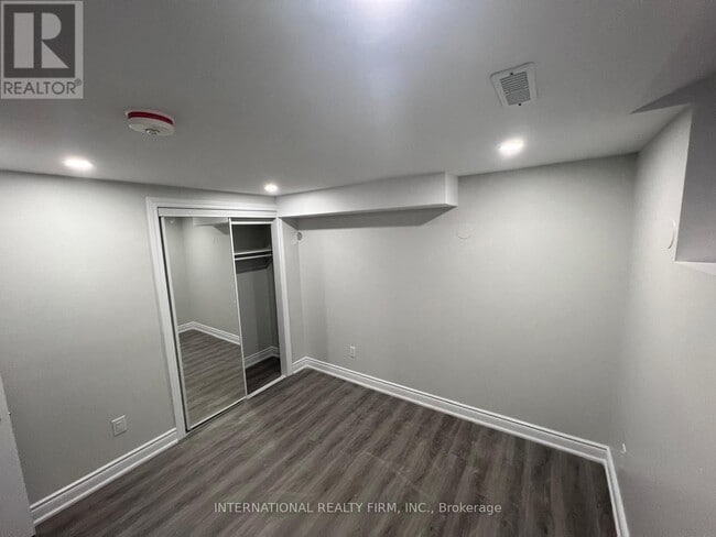 Building Photo - 40 Cotswold Ct