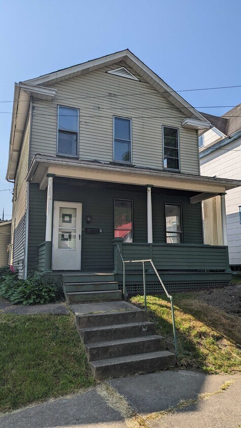 Foto principal - 415 W Front St