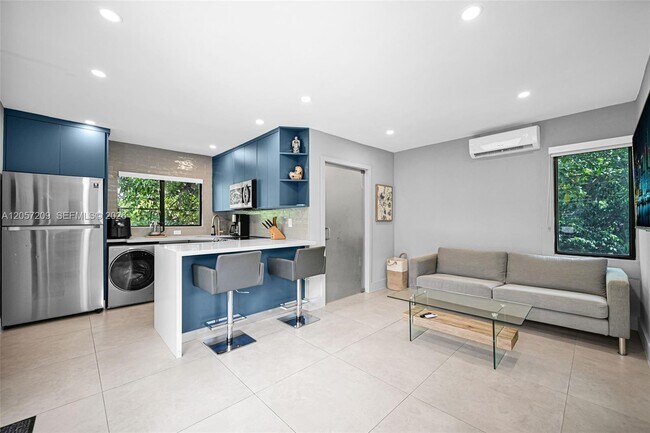 Foto del edificio - 145 NE 49th St