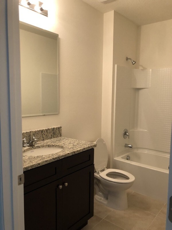 Foto del edificio - 3132 Country Club Rd N