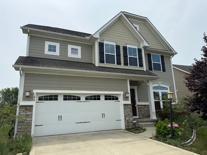 Foto principal - Spacious 4 beds 2.5 baths in Lewis Center!