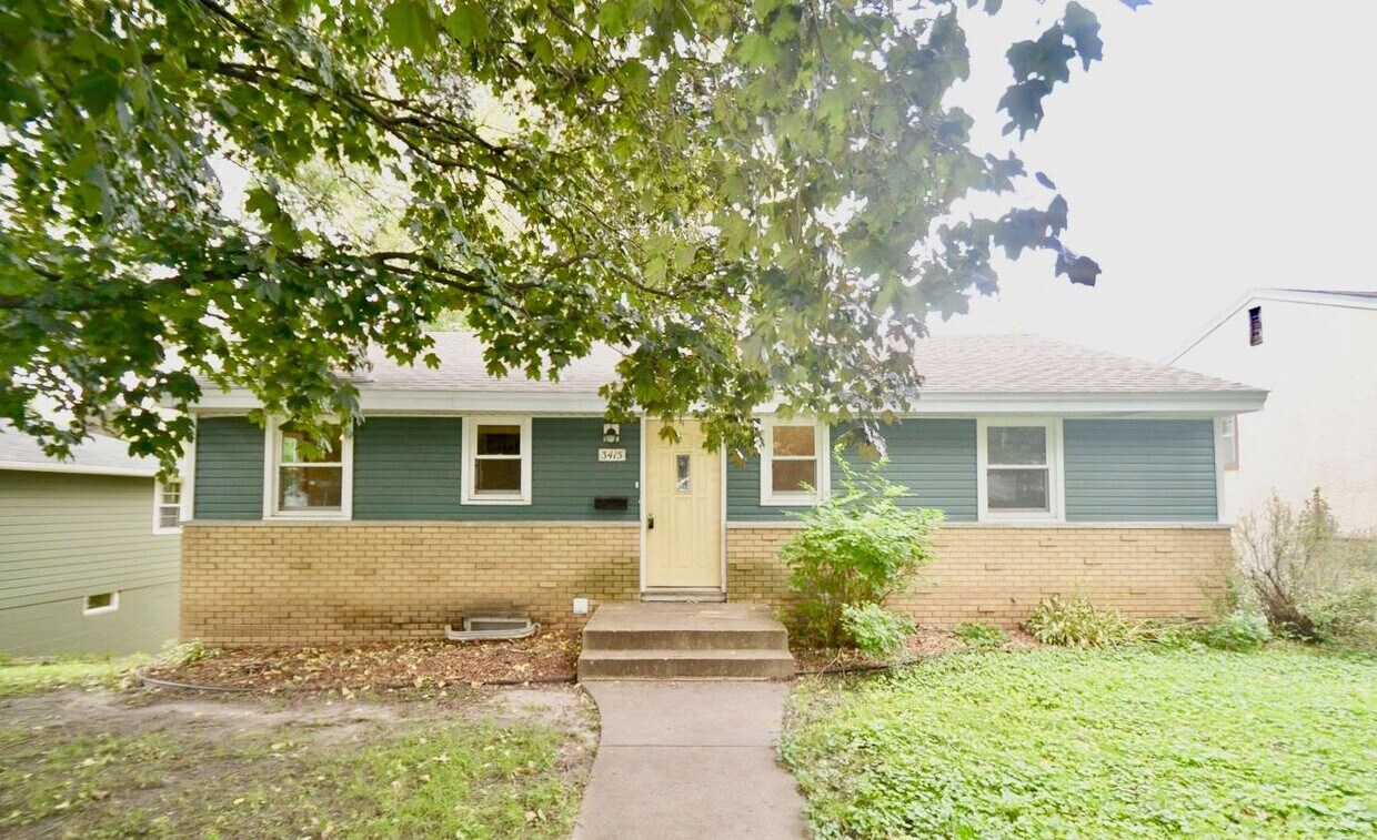 Primary Photo - 3415 Major Ave N
