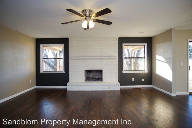 Foto del edificio - 3 br, 2 bath House - 4912 Bermuda Avenue
