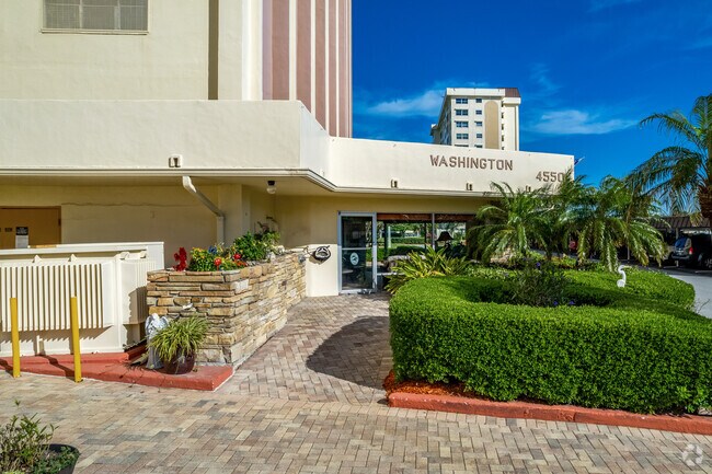 Entrance - Washington House at Sea Towers